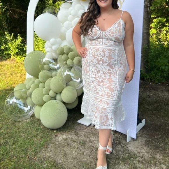 Alluring Love White and Beige Lace Trumpet Hem Midi Dress - Picture 5 of 13